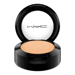 MAC Cosmetics Studio Finish Concealer NC35